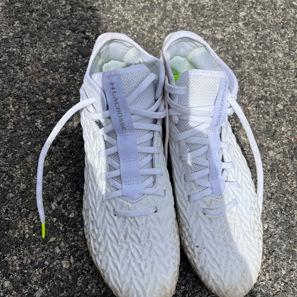Under Armour White Athletic Shoe with Neon Green Insole